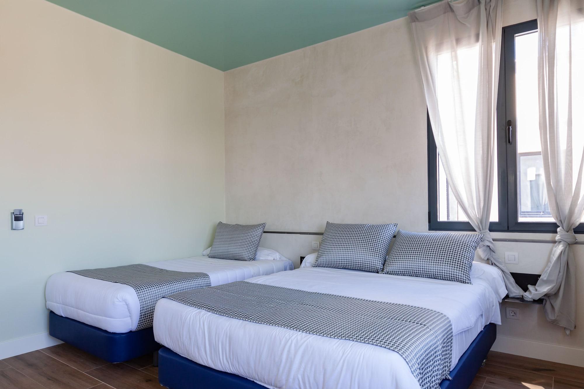 Charlotte-gran Via Hostal