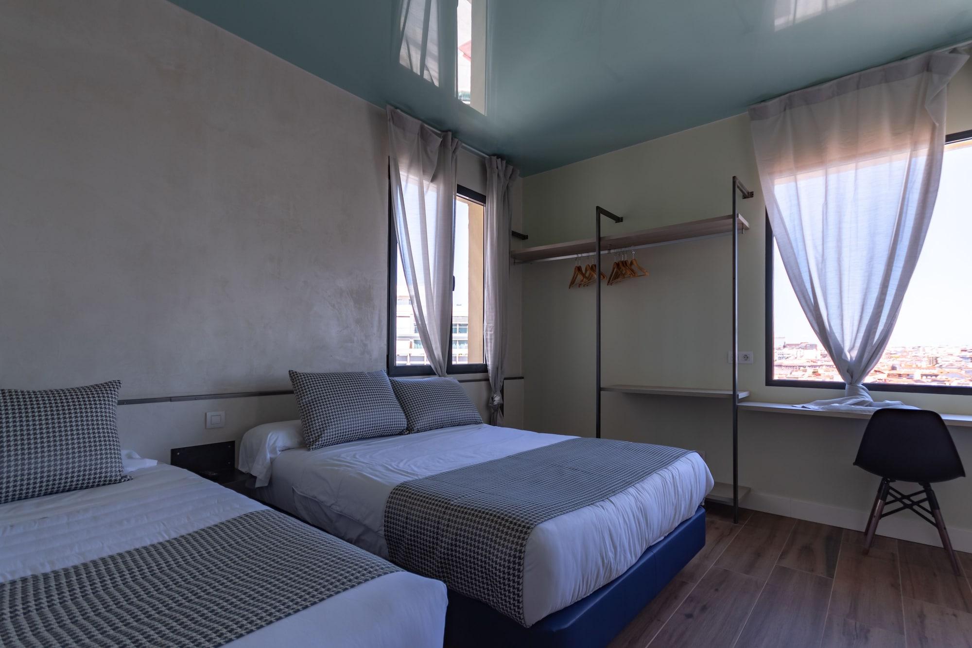 Hostal Charlotte-gran Via *
