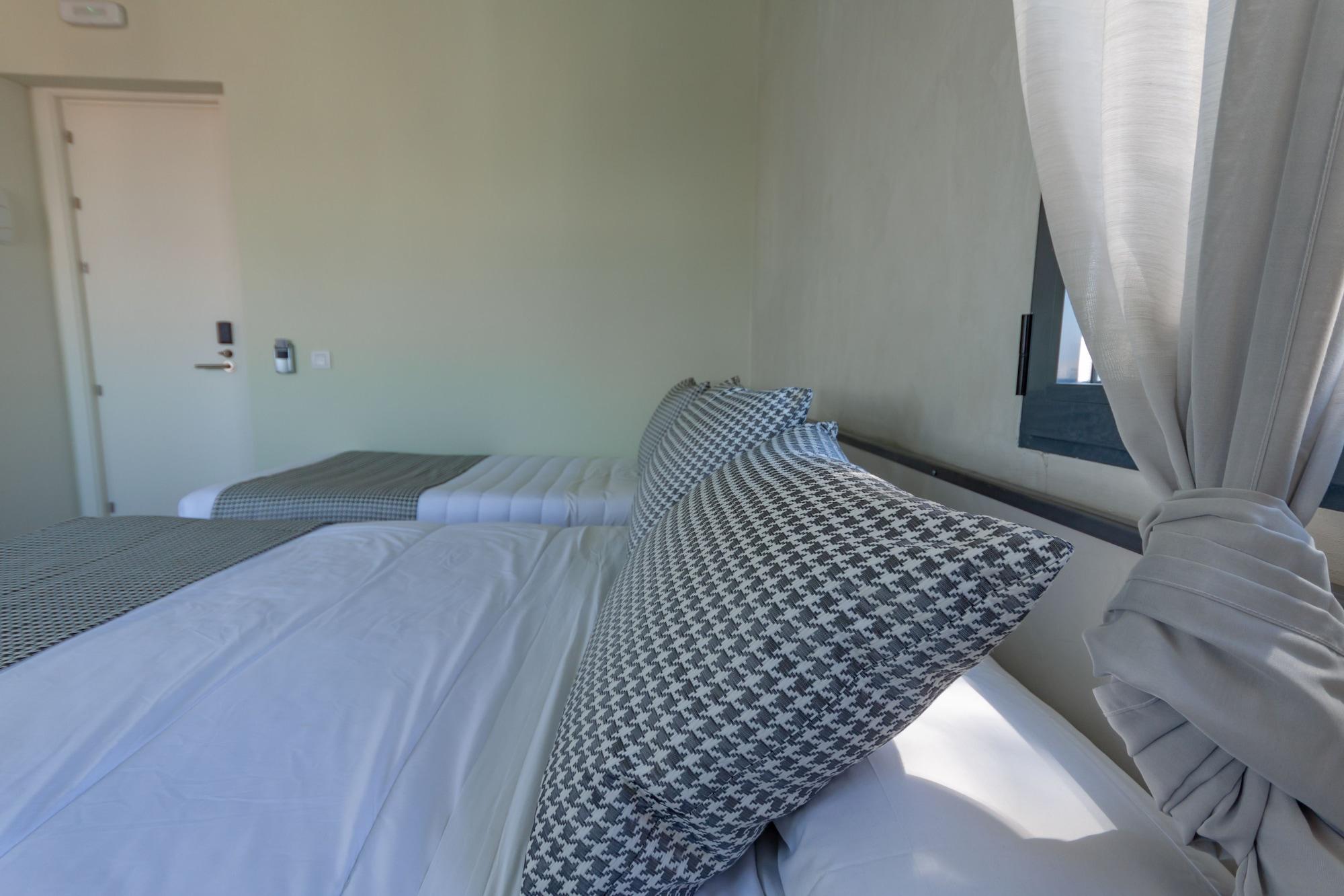 Charlotte-gran Via Hostal *