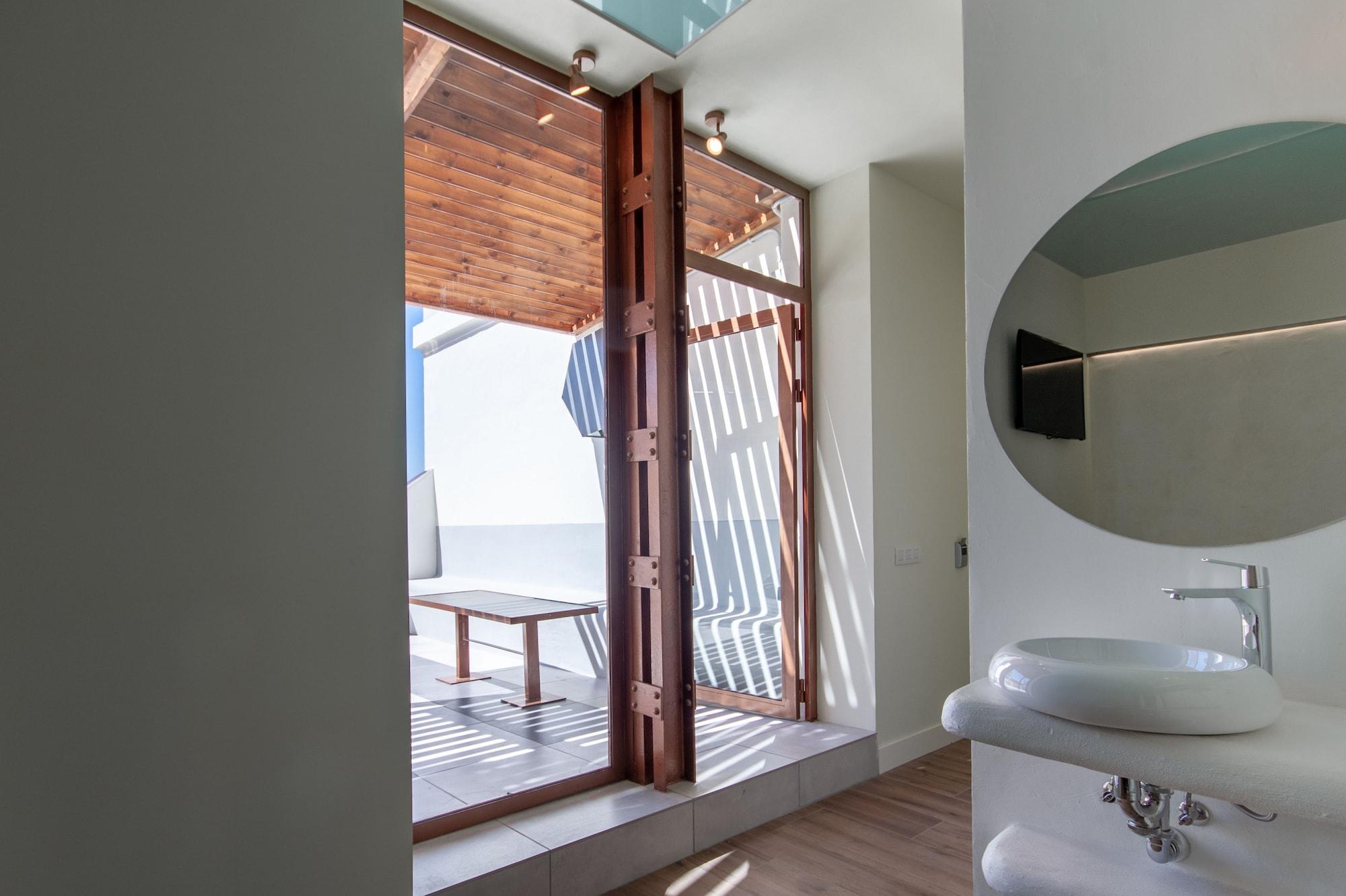 Charlotte-gran Via Hostal