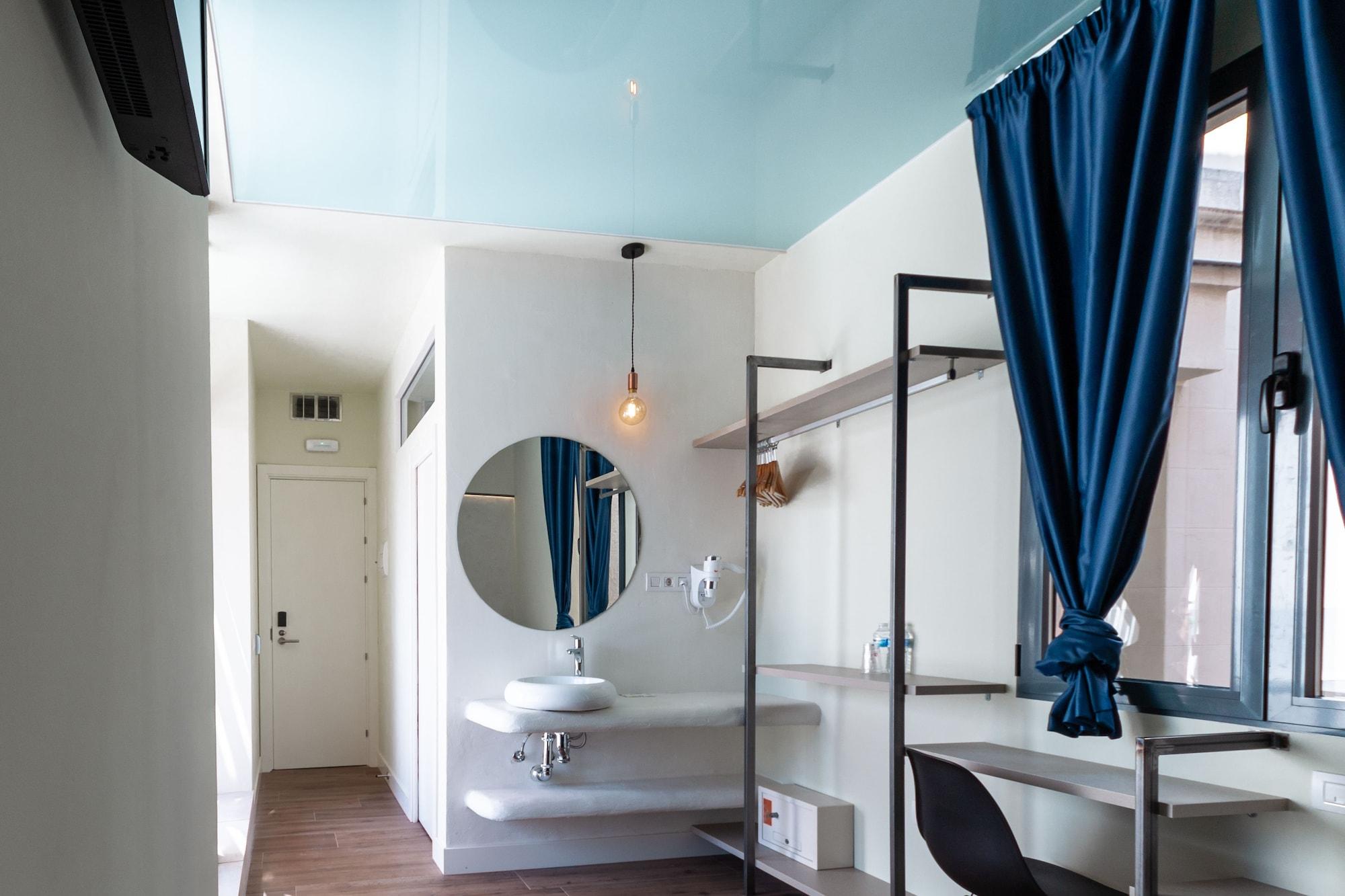 Hostal Charlotte-gran Via