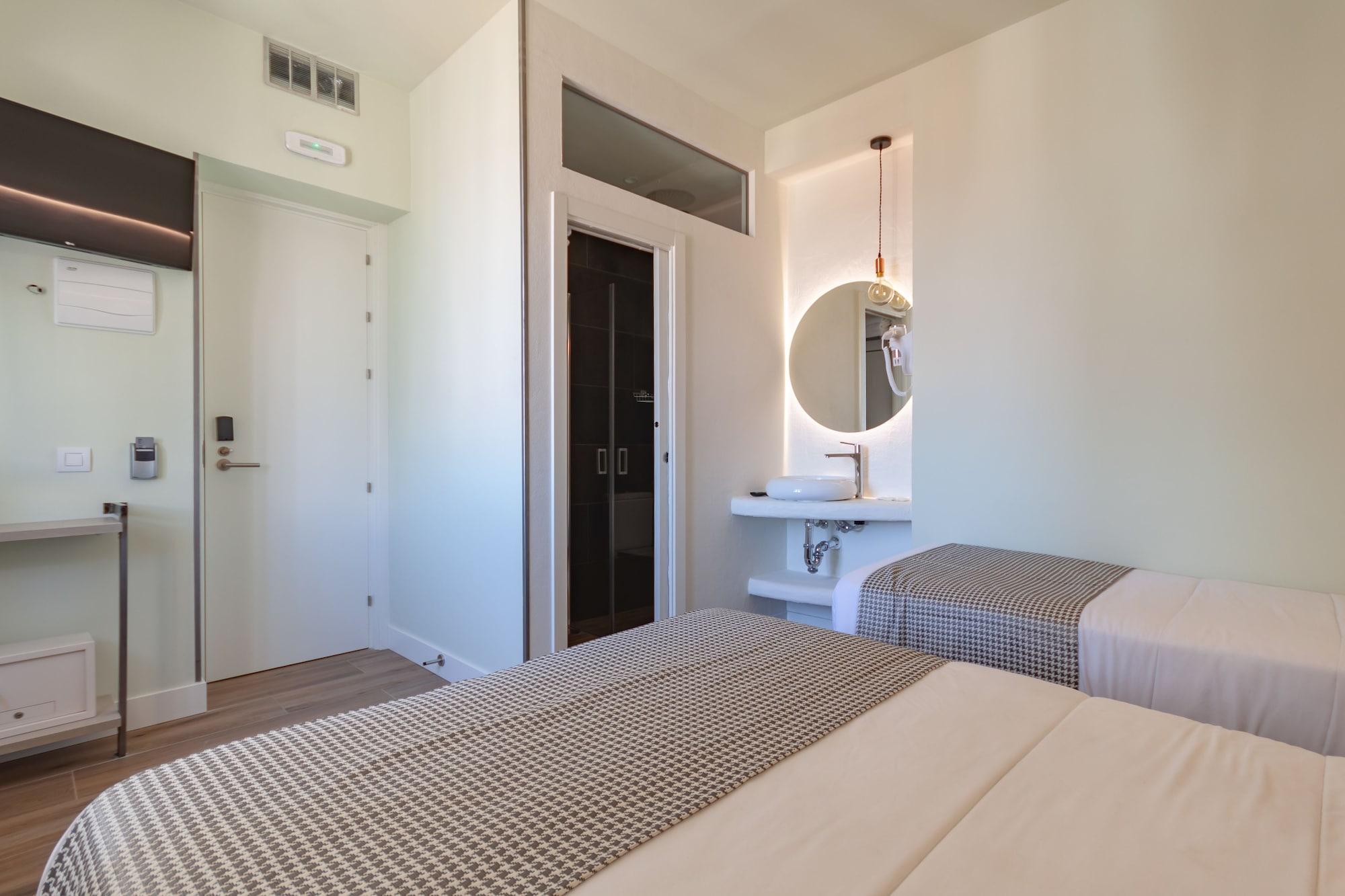 Charlotte-gran Via Hostal Madrid