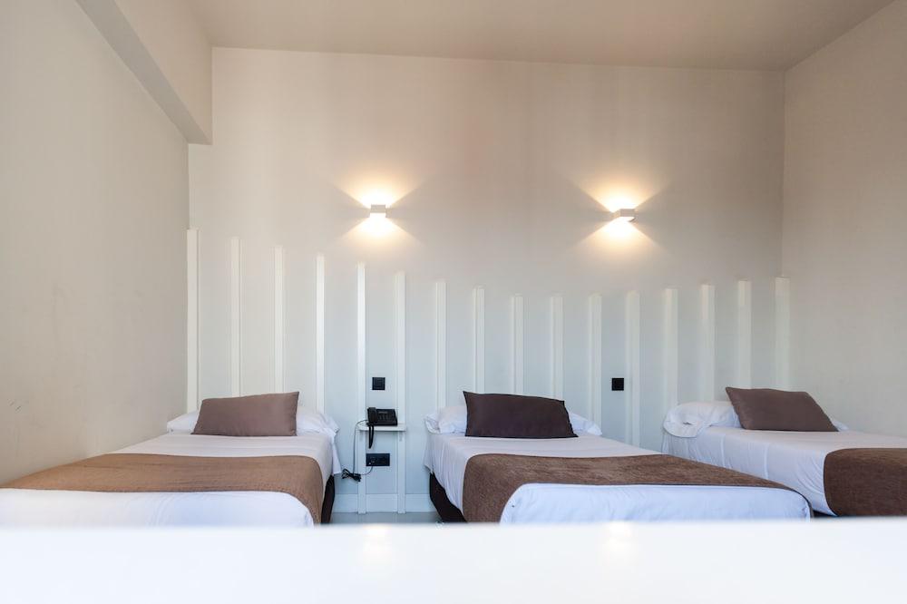 Charlotte-gran Via Hostal *