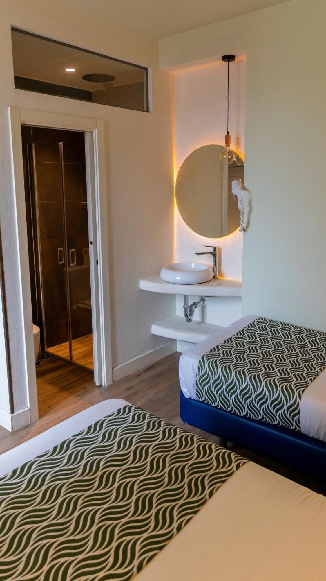 Hostal Charlotte-gran Via *