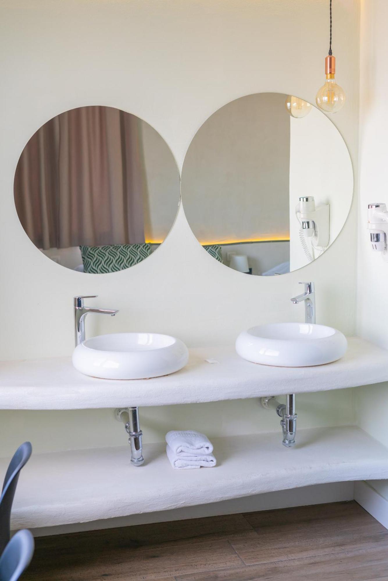 Charlotte-gran Via Hostal Madrid