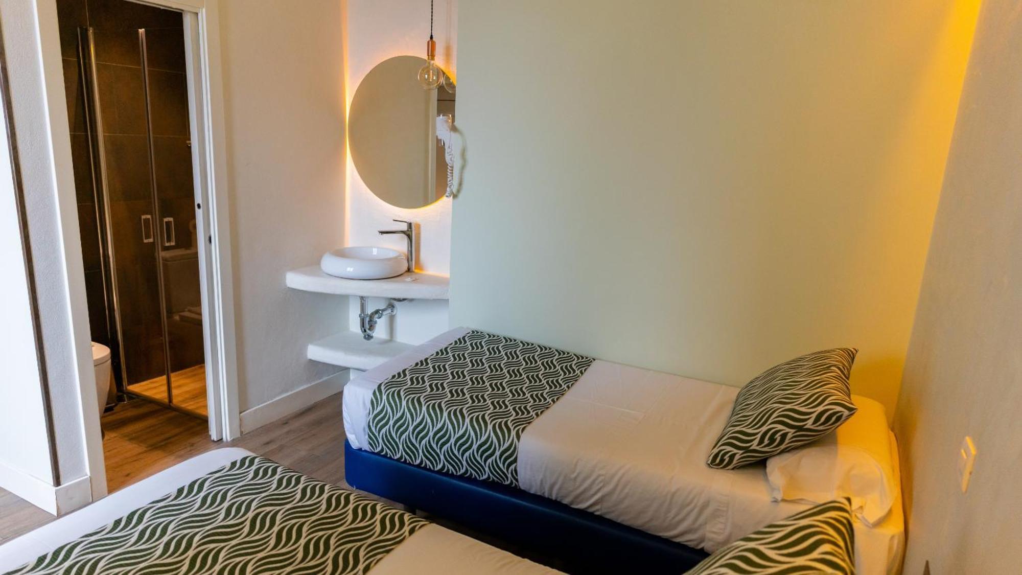 Charlotte-gran Via Hostal *