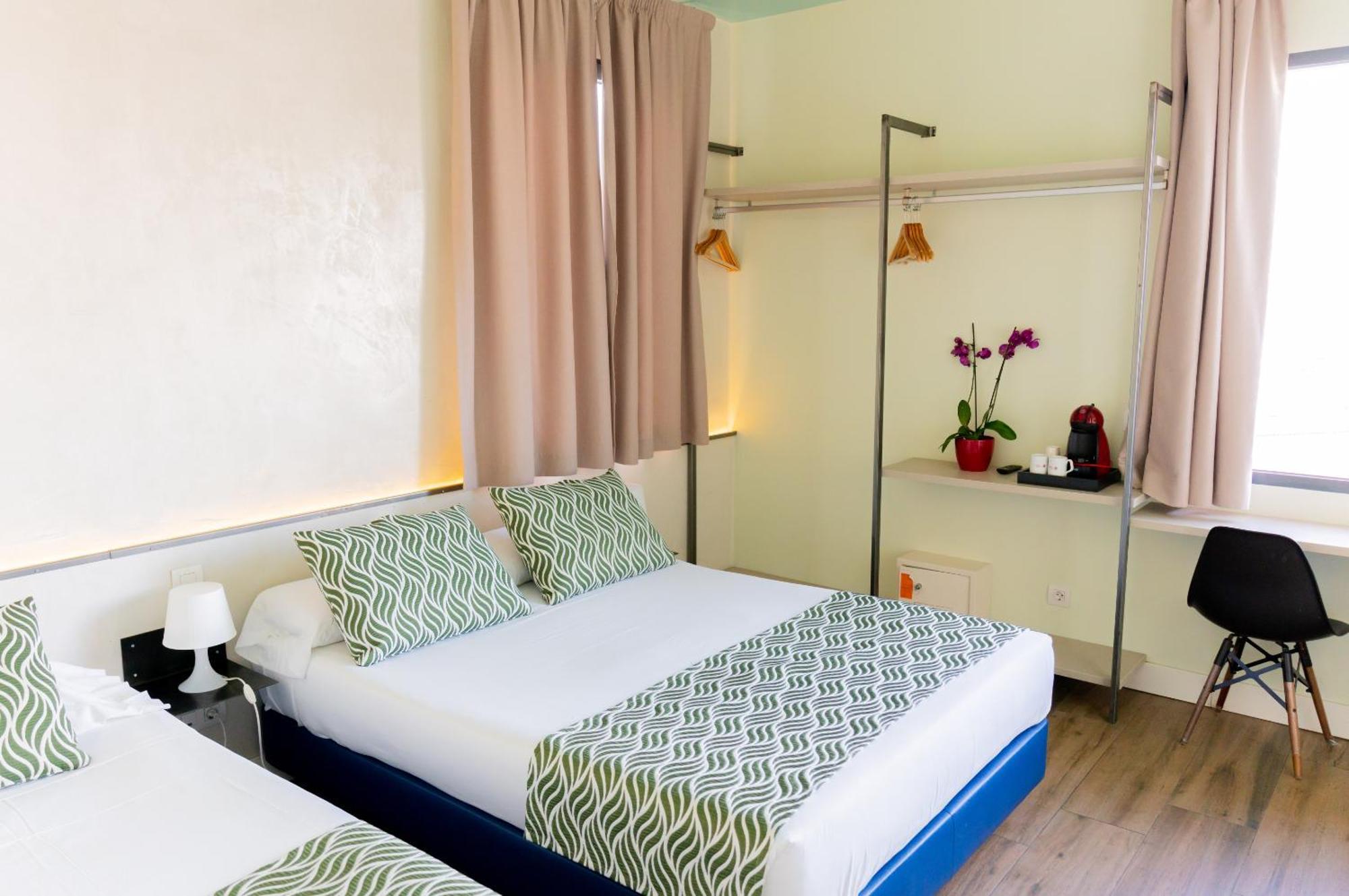 Charlotte-gran Via Hostal Madrid